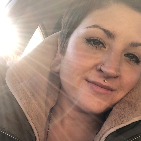 Meet your Posher, Abby - Picture 1 of 1